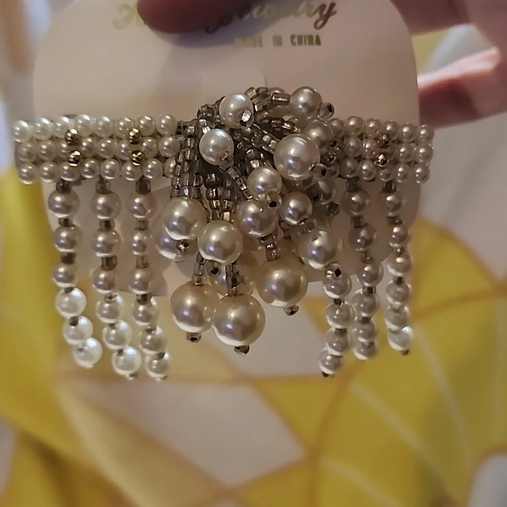 NWT Faux Pearl Hair Jewelry Clip for Girls